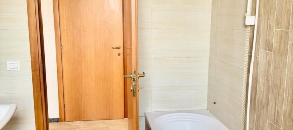 5 bedrooms Apartment in Pesaro, Italy No. 372315 12