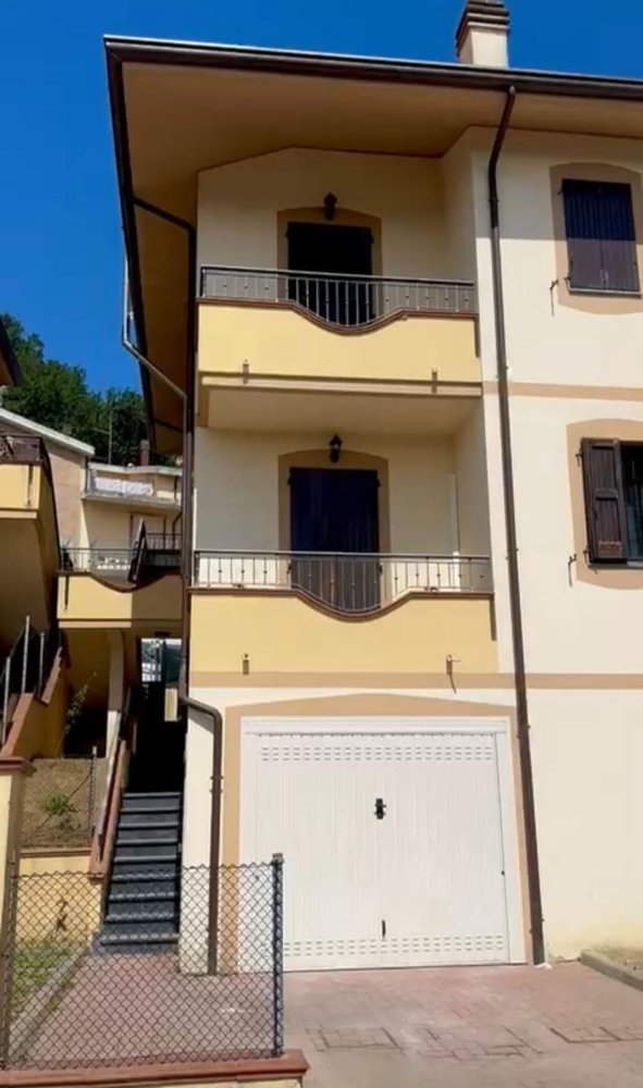 5 bedrooms Apartment in Pesaro, Italy No. 372315