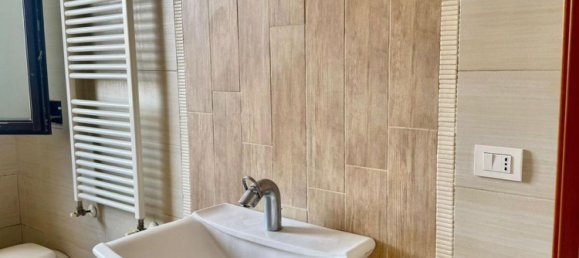 5 bedrooms Apartment in Pesaro, Italy No. 372315 11