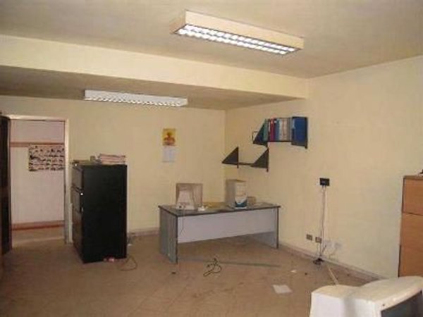 Propriété commerciale à Casalromano, Italy 486m² No. 80625