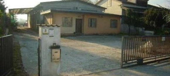 Propriété commerciale à Casalromano, Italy 486m² No. 80625 2