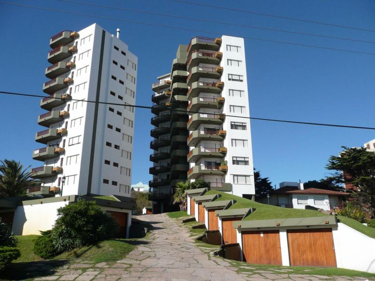 3 bedrooms Apartment in Mar del Plata, Argentina No. 77627