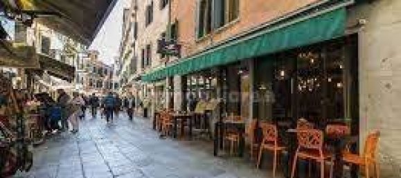 2 rooms Commercial property in Venice, Italy No. 61827 21