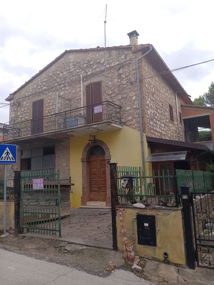 5 bedrooms House in Gualdo Cattaneo, Italy No. 311415