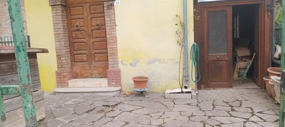 5 bedrooms House in Gualdo Cattaneo, Italy No. 311415 2