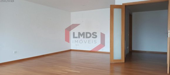 3 chambres Appartement à Matosinhos, Portugal No. 32243 4