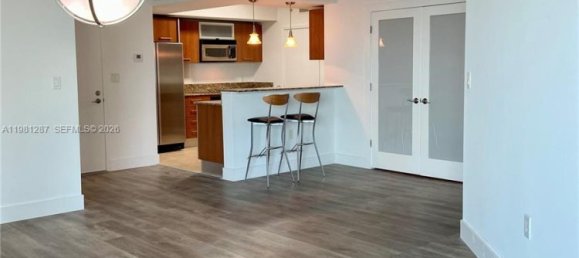 3 chambres propriété commerciale à louer à Miami, Miami-Dade, Florida, USA № 615325 21