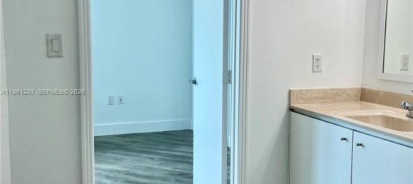 3 chambres propriété commerciale à louer à Miami, Miami-Dade, Florida, USA № 615325 20