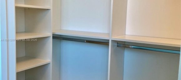 3 chambres propriété commerciale à louer à Miami, Miami-Dade, Florida, USA № 615325 16
