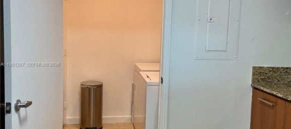 3 chambres propriété commerciale à louer à Miami, Miami-Dade, Florida, USA № 615325 28