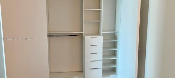 3 chambres propriété commerciale à louer à Miami, Miami-Dade, Florida, USA № 615325 23