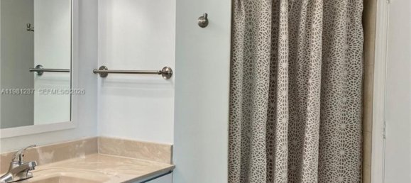 3 chambres propriété commerciale à louer à Miami, Miami-Dade, Florida, USA № 615325 19