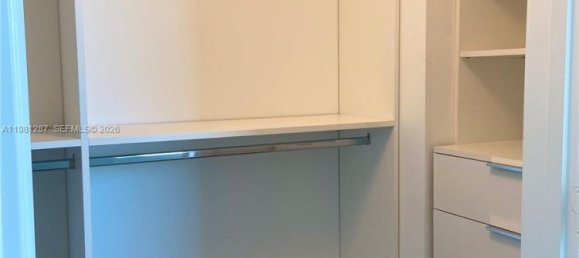 3 chambres propriété commerciale à louer à Miami, Miami-Dade, Florida, USA № 615325 17