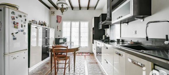 3 bedrooms House in Bondy, France No. 358465 4