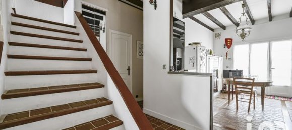 3 bedrooms House in Bondy, France No. 358465 2