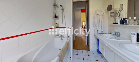 5 bedrooms House in Orgeval, France No. 129196 6