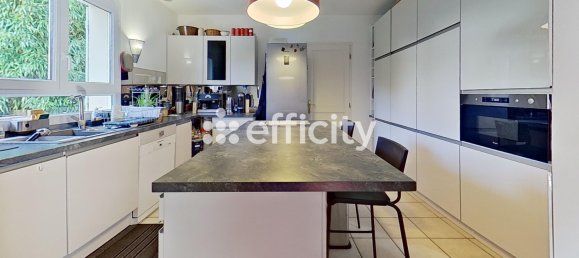 5 bedrooms House in Orgeval, France No. 129196 3