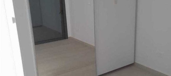 2 bedrooms Apartment in Agios Georgios, Cyprus No. 7925 4