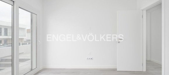 4 Schlafzimmer Haus in Corroios, Portugal, Nr. 14226 13