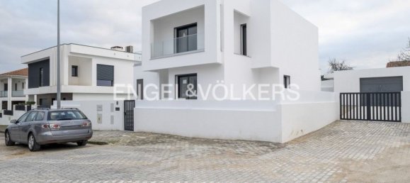 4 Schlafzimmer Haus in Corroios, Portugal, Nr. 14226 36