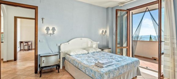 4 bedrooms Villa in Passignano sul Trasimeno, Italy No. 55666 26