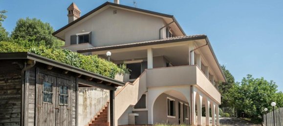 4 bedrooms Villa in Passignano sul Trasimeno, Italy No. 55666 40