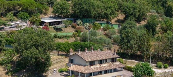 4 bedrooms Villa in Passignano sul Trasimeno, Italy No. 55666 9