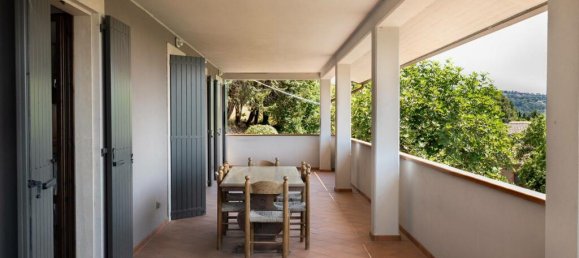 4 bedrooms Villa in Passignano sul Trasimeno, Italy No. 55666 12