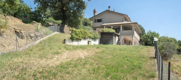 4 bedrooms Villa in Passignano sul Trasimeno, Italy No. 55666 39