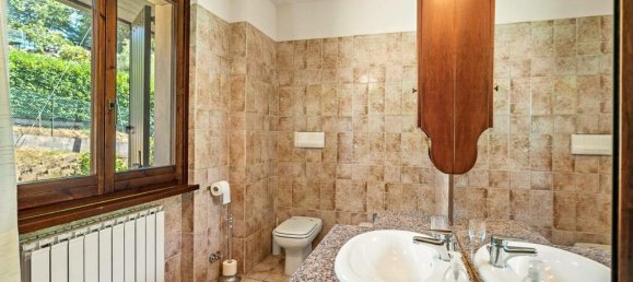 4 bedrooms Villa in Passignano sul Trasimeno, Italy No. 55666 23