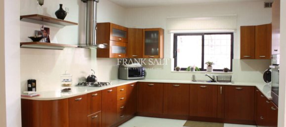 3 bedrooms Maisonette in Swieqi, Malta No. 8759 7