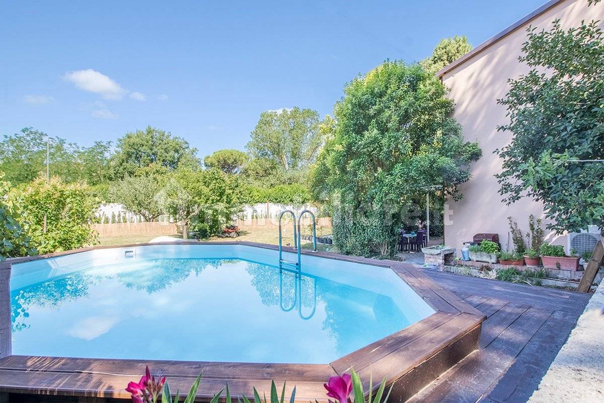 3 bedrooms Villa in Montespertoli, Italy No. 331167