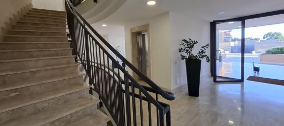 3 bedrooms Apartment in Rome, Italy No. 377780 3