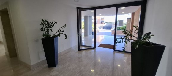 3 bedrooms Apartment in Rome, Italy No. 377780 4