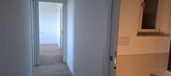 3 bedrooms Apartment in Rome, Italy No. 377780 20
