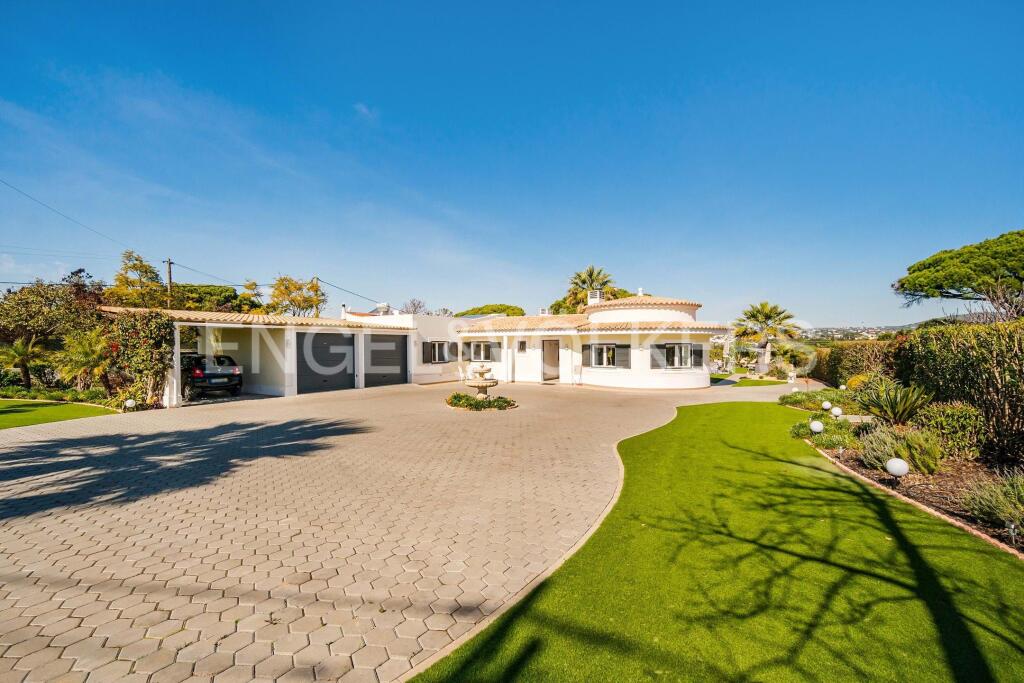 5 bedrooms Villa in Almancil, Portugal No. 100209