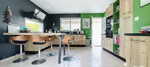 4 bedrooms House in Saint-Caprais-de-Bordeaux, France No. 348633 9