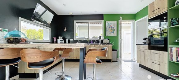 4 bedrooms House in Saint-Caprais-de-Bordeaux, France No. 348633 18