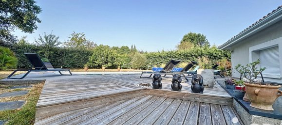 4 bedrooms House in Saint-Caprais-de-Bordeaux, France No. 348633 23