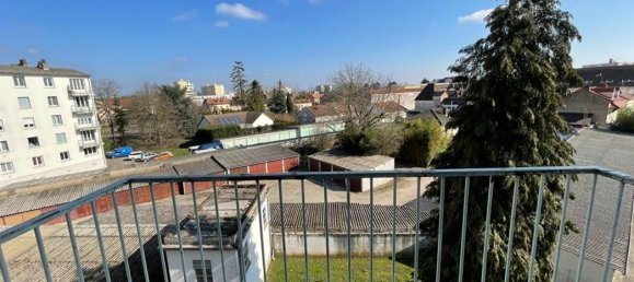 2 bedrooms Apartment in Chalon-sur-Saone, France No. 205075 2