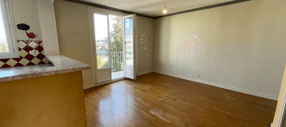 2 bedrooms Apartment in Chalon-sur-Saone, France No. 205075 3