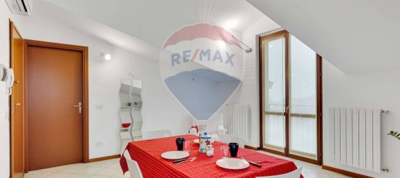 2 Schlafzimmer Penthouse in Carpiano, Italy, Nr. 358236 4