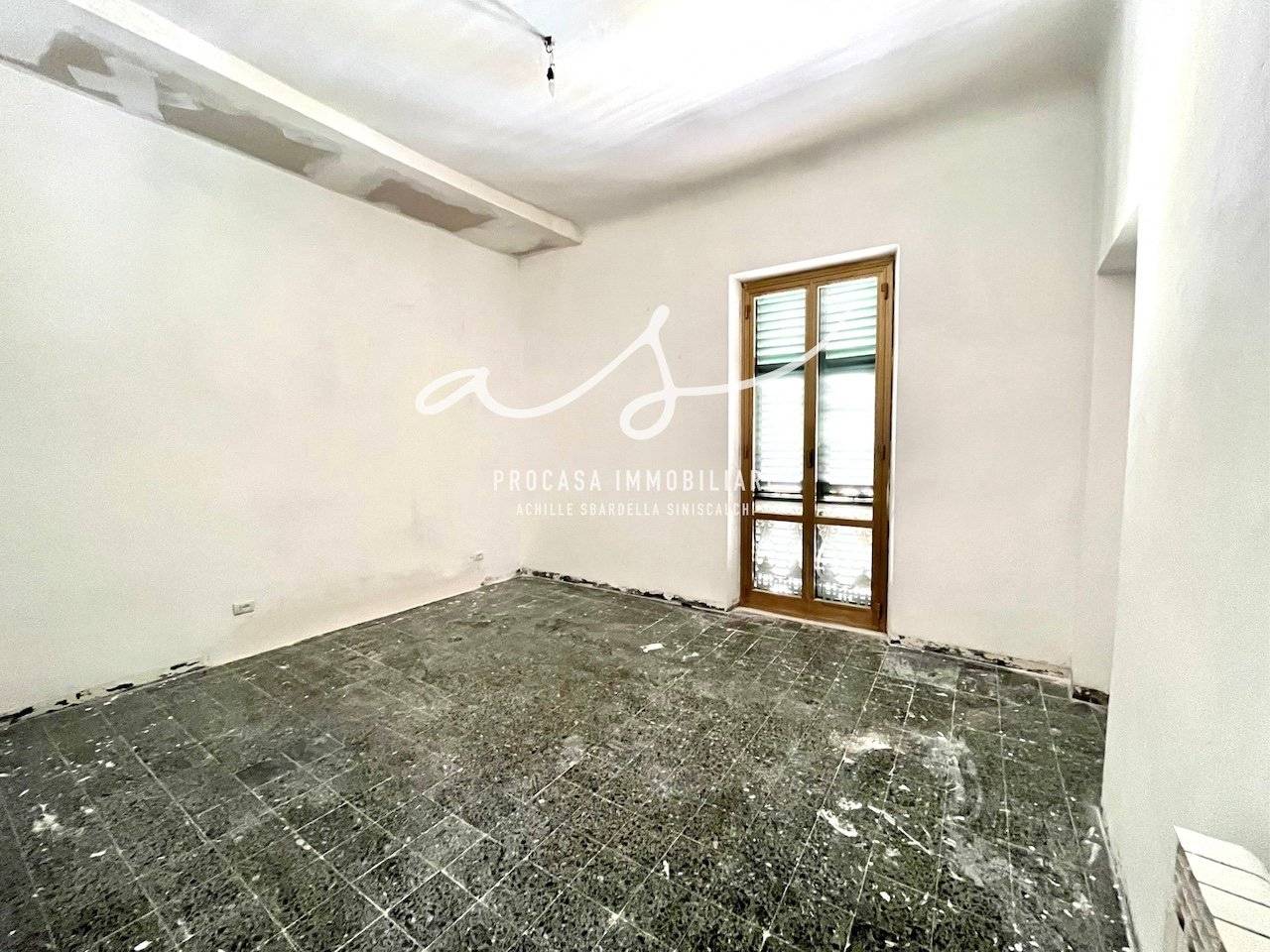 3 bedrooms Apartment in La Spezia, Italy No. 285989