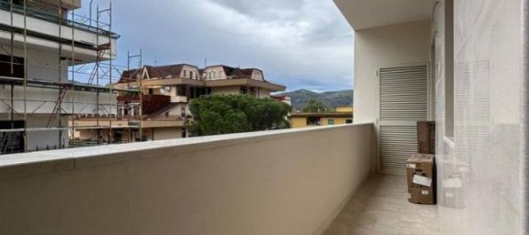 Квартира с 4 комнатами в Казерта, Италия № 149104 29