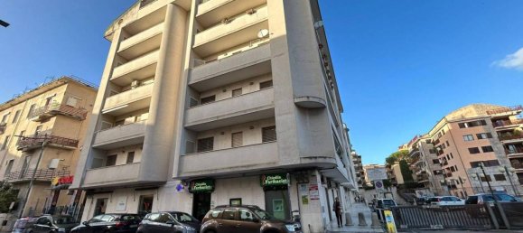 Квартира с 4 комнатами в Казерта, Италия № 149104 4