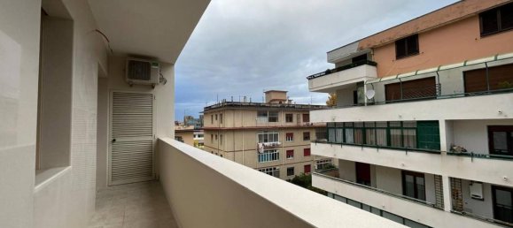 Квартира с 4 комнатами в Казерта, Италия № 149104 7