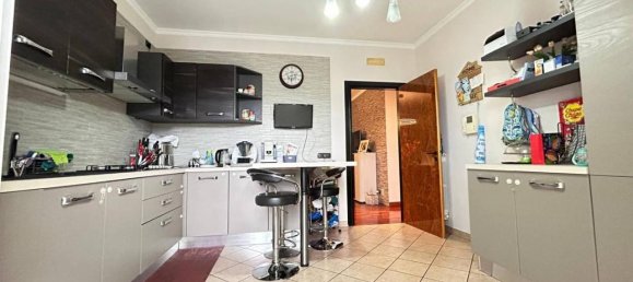 Квартира с 4 комнатами в Казерта, Италия № 149104 20