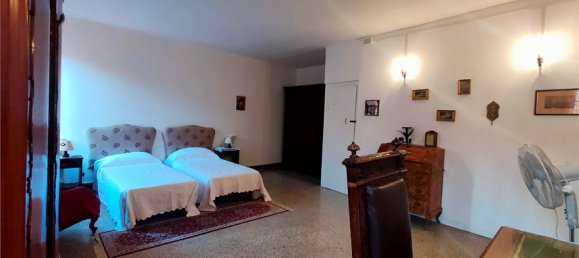 4 bedrooms Apartment in Venice, Italy No. 61720 4