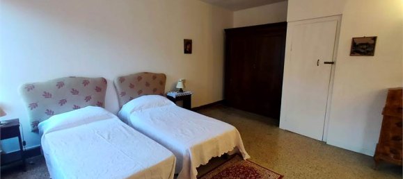 4 bedrooms Apartment in Venice, Italy No. 61720 3