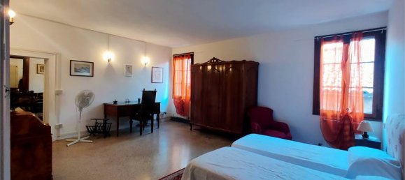 4 bedrooms Apartment in Venice, Italy No. 61720 2